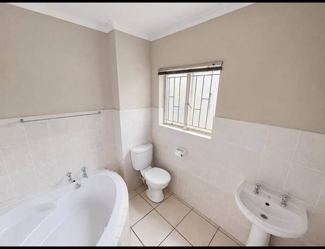 3 BEDROOM TOWNHOUSE FOR SALE IN KOSMOSDAL